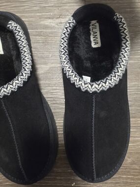 Black Fleece-Lined Mule Clogs